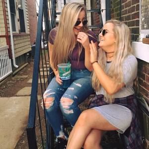 Meet your Posher, Carli